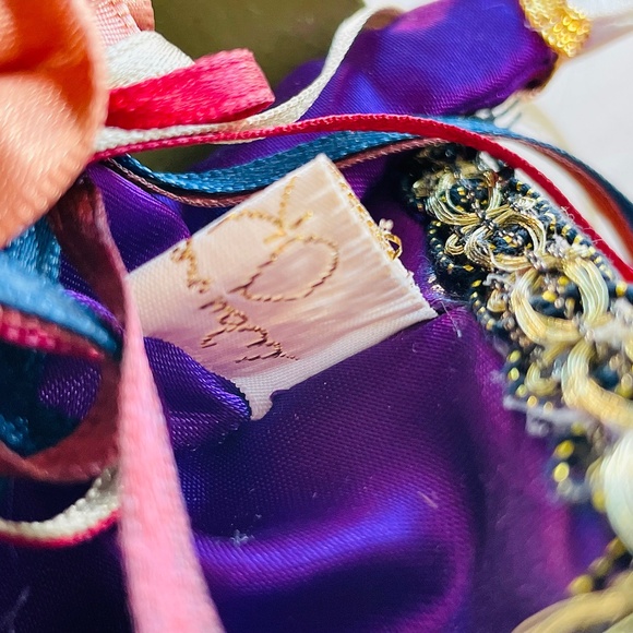 Katherine’s Collection Vintage Giraffe Music Box By Wayne Kleski - Picture 11 of 16